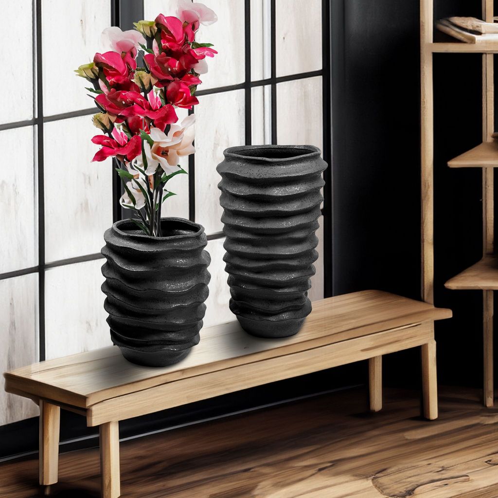 CESE337 BLACK VASES