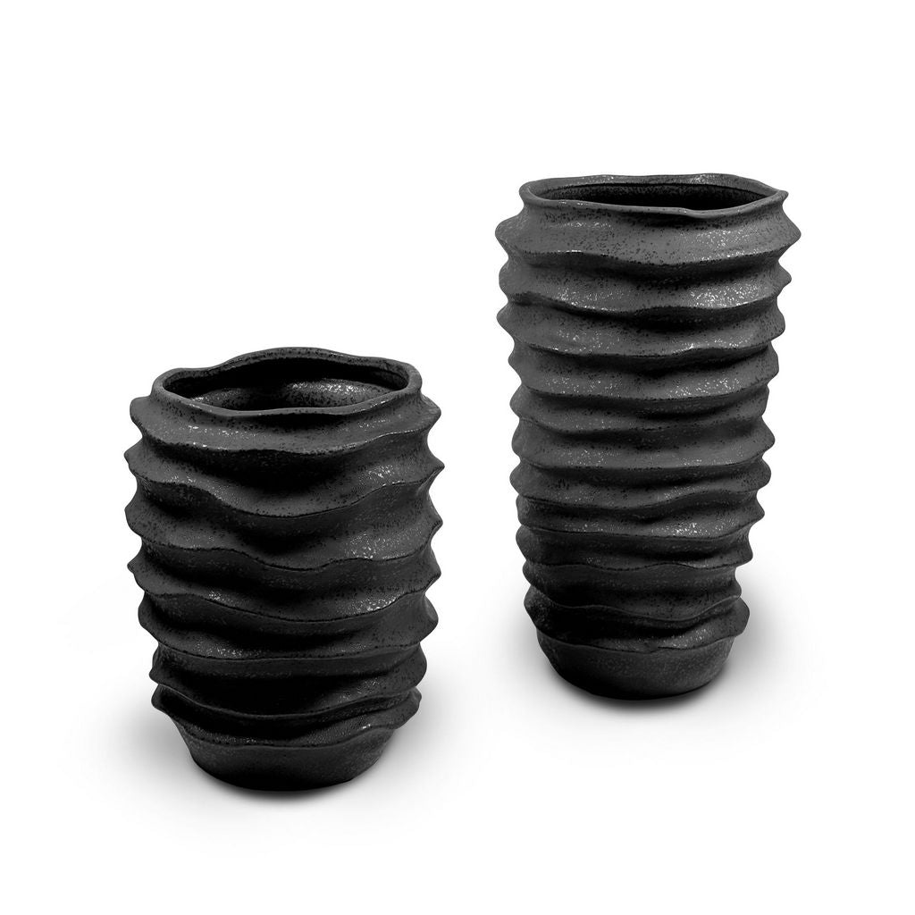 CESE337 BLACK VASES