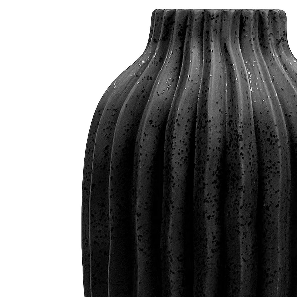 CESE340 BLACK VASES