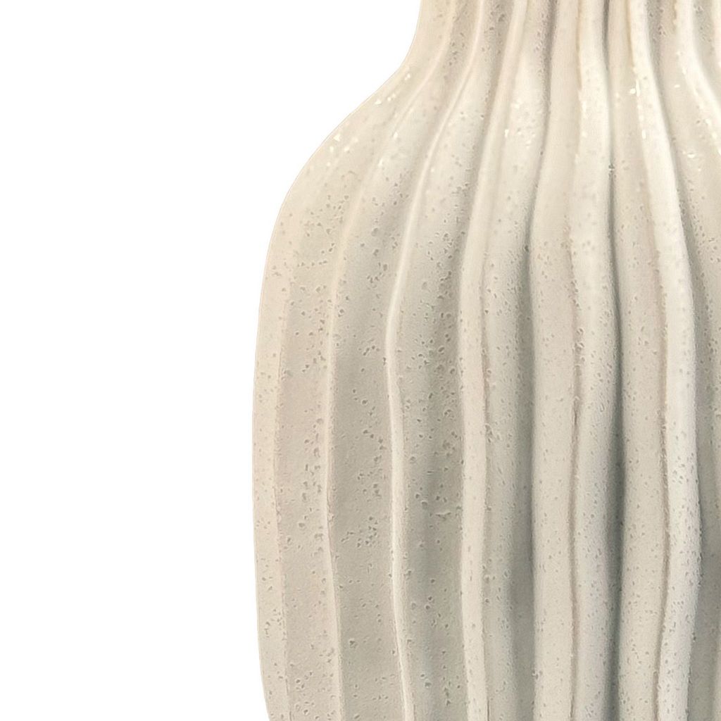 CESE341 WHITE VASES