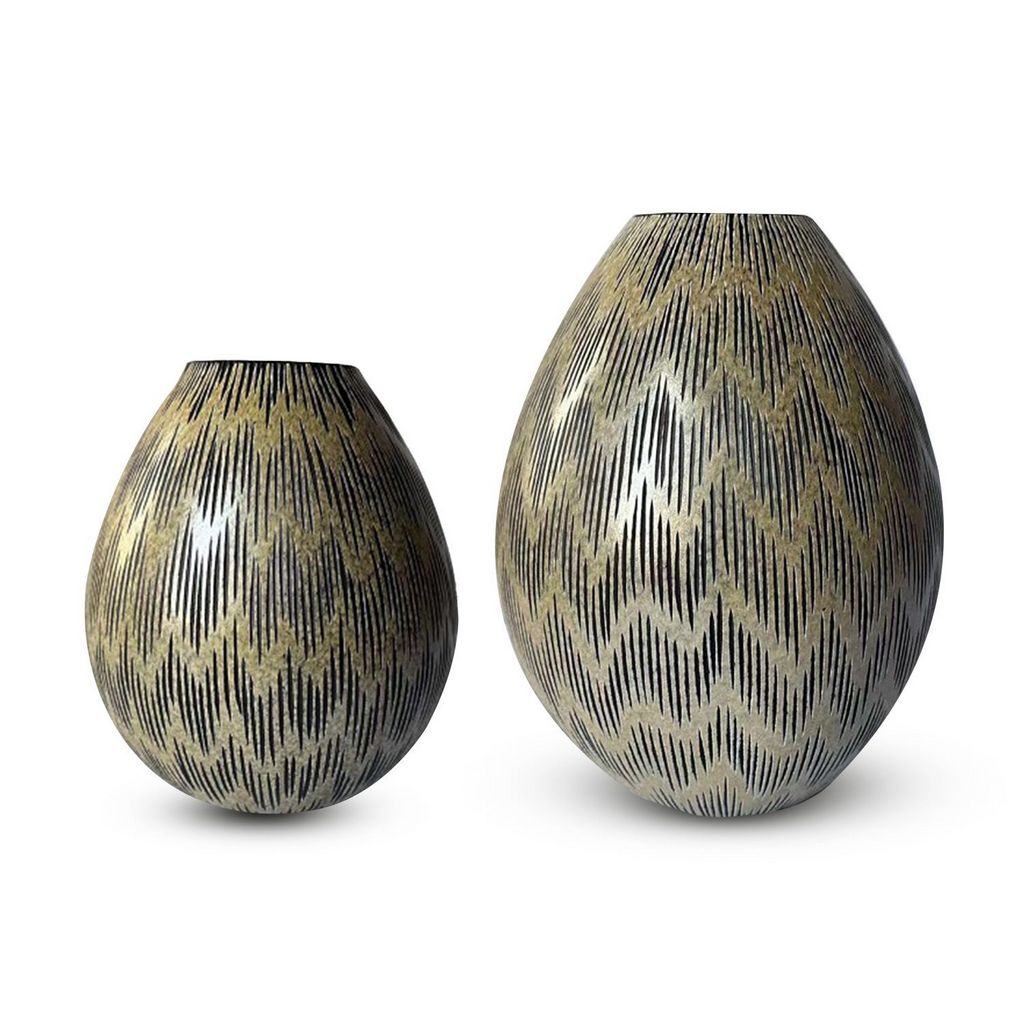 GD389 BLACK GOLD VASES