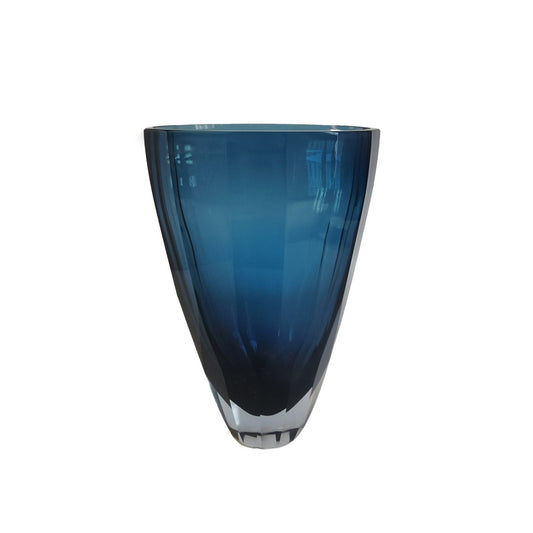 GV411 BLUE VASES